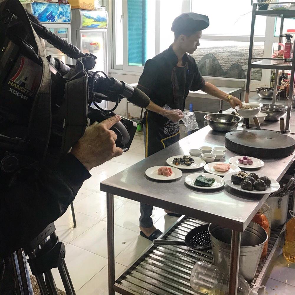 Hương vị đồng quê của ngày đông trên phố Hà Nội - Chả ốc, lẩu ốc Phố Hào Nam.